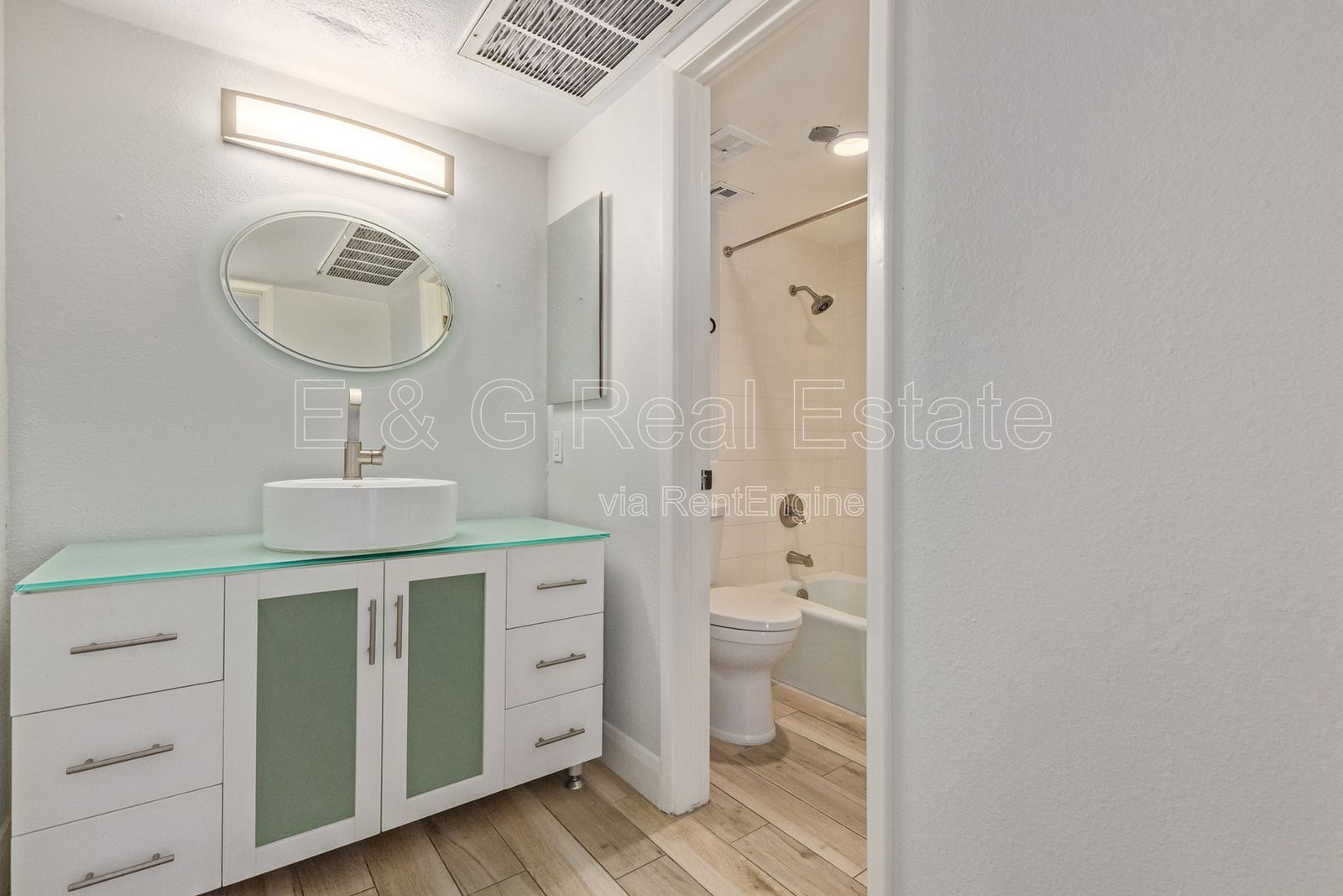 Gallery Image 16