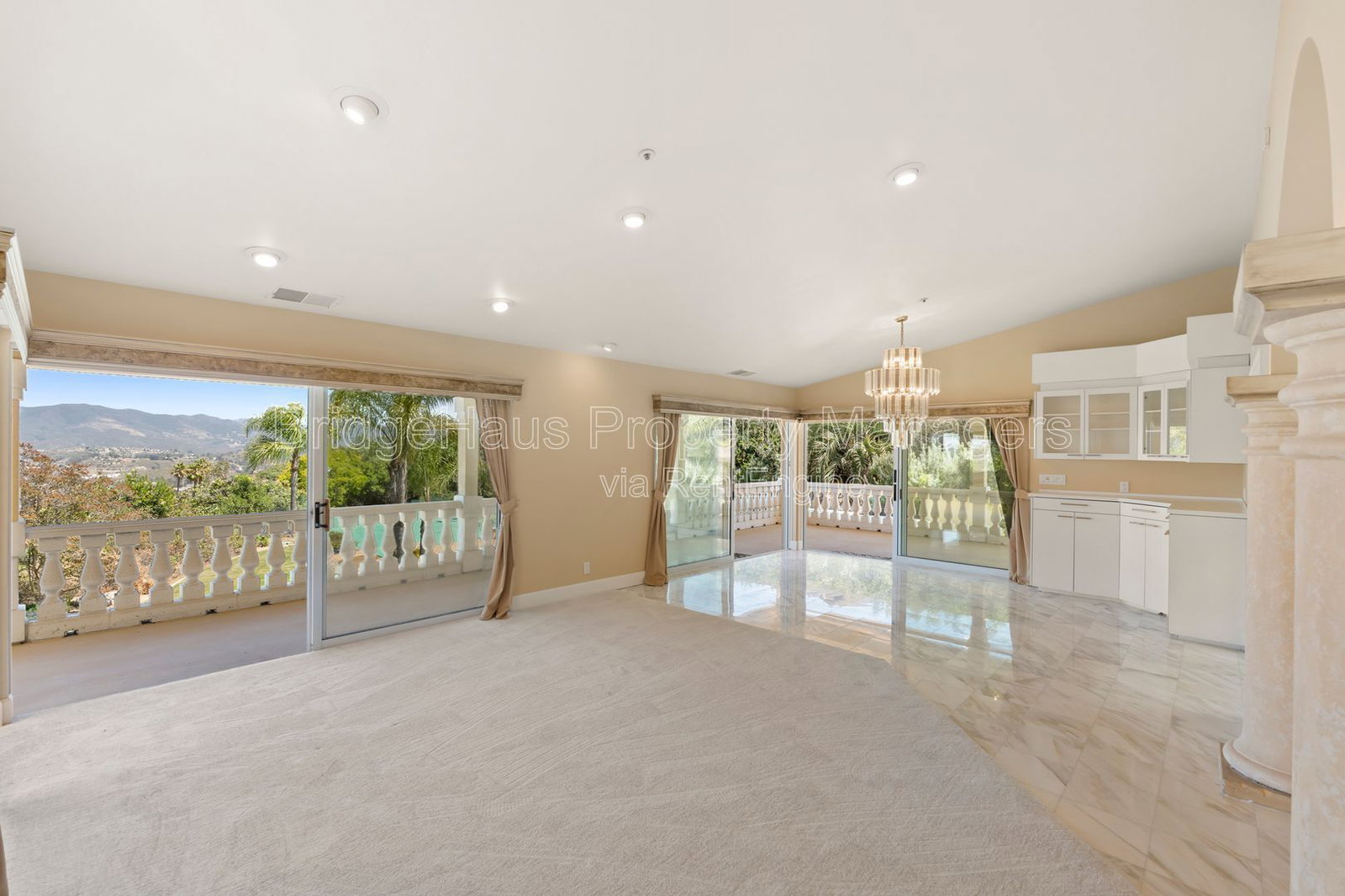 Gallery Image 0