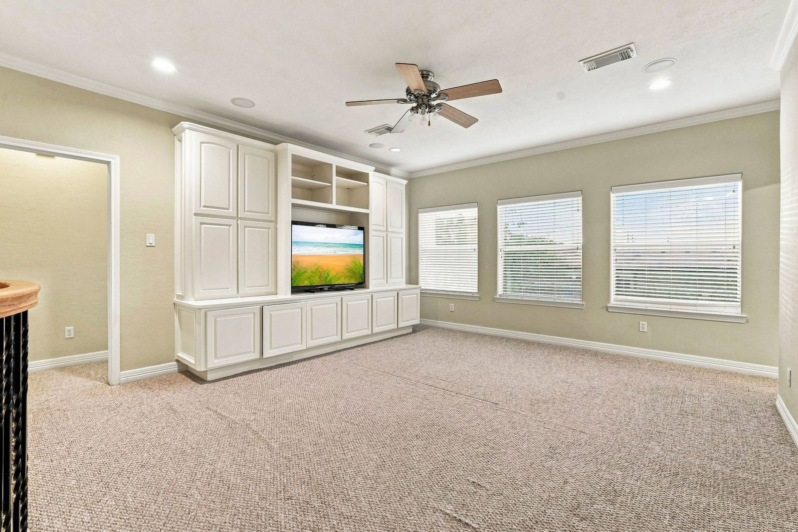 Gallery Image 18