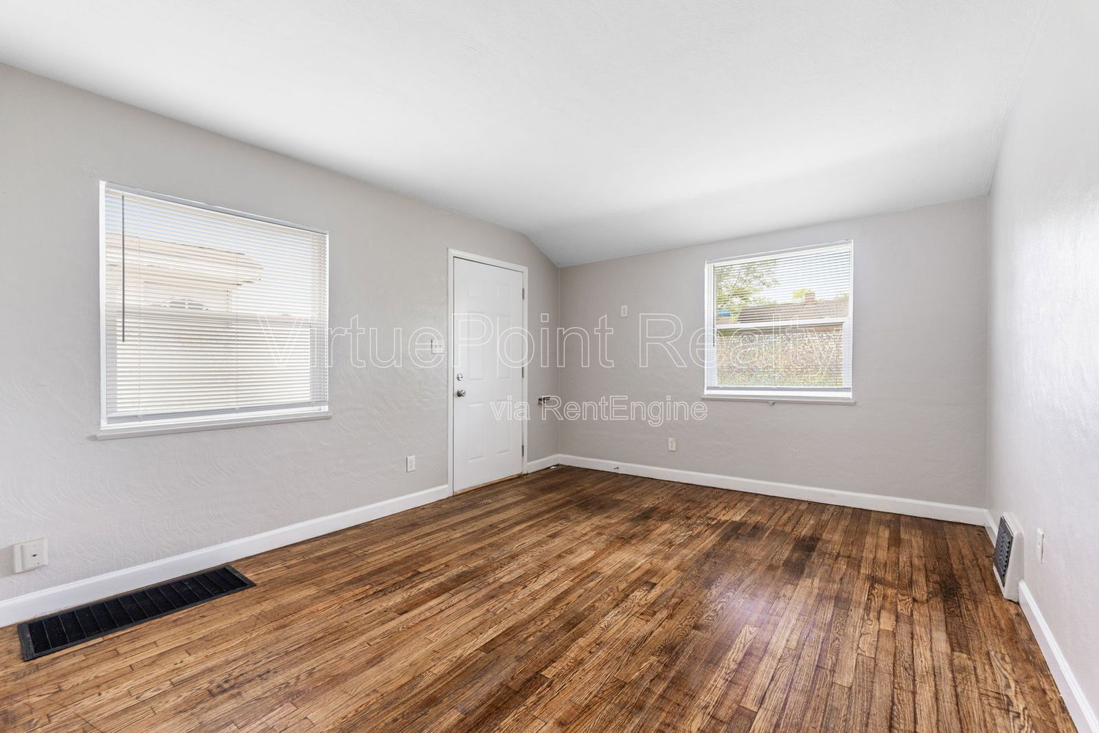 Gallery Image 0