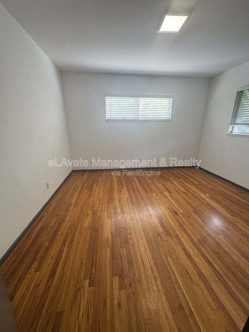 Gallery Image 19