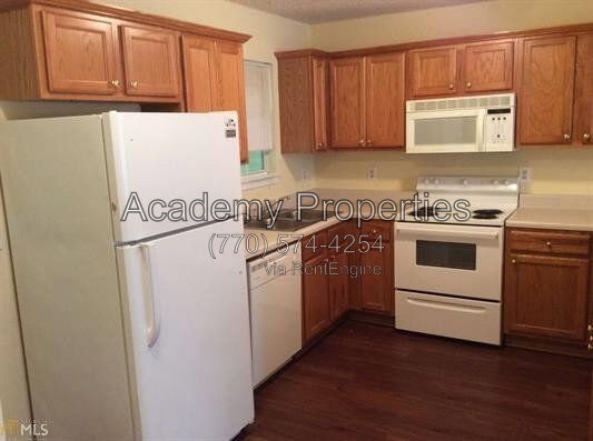 2 Bedroom Rental – 890 Highway 42 South #A2, Jackson, GA 30233