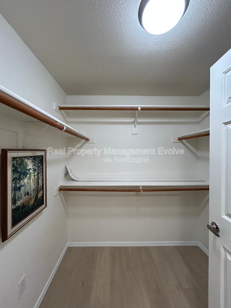 Gallery Image 37
