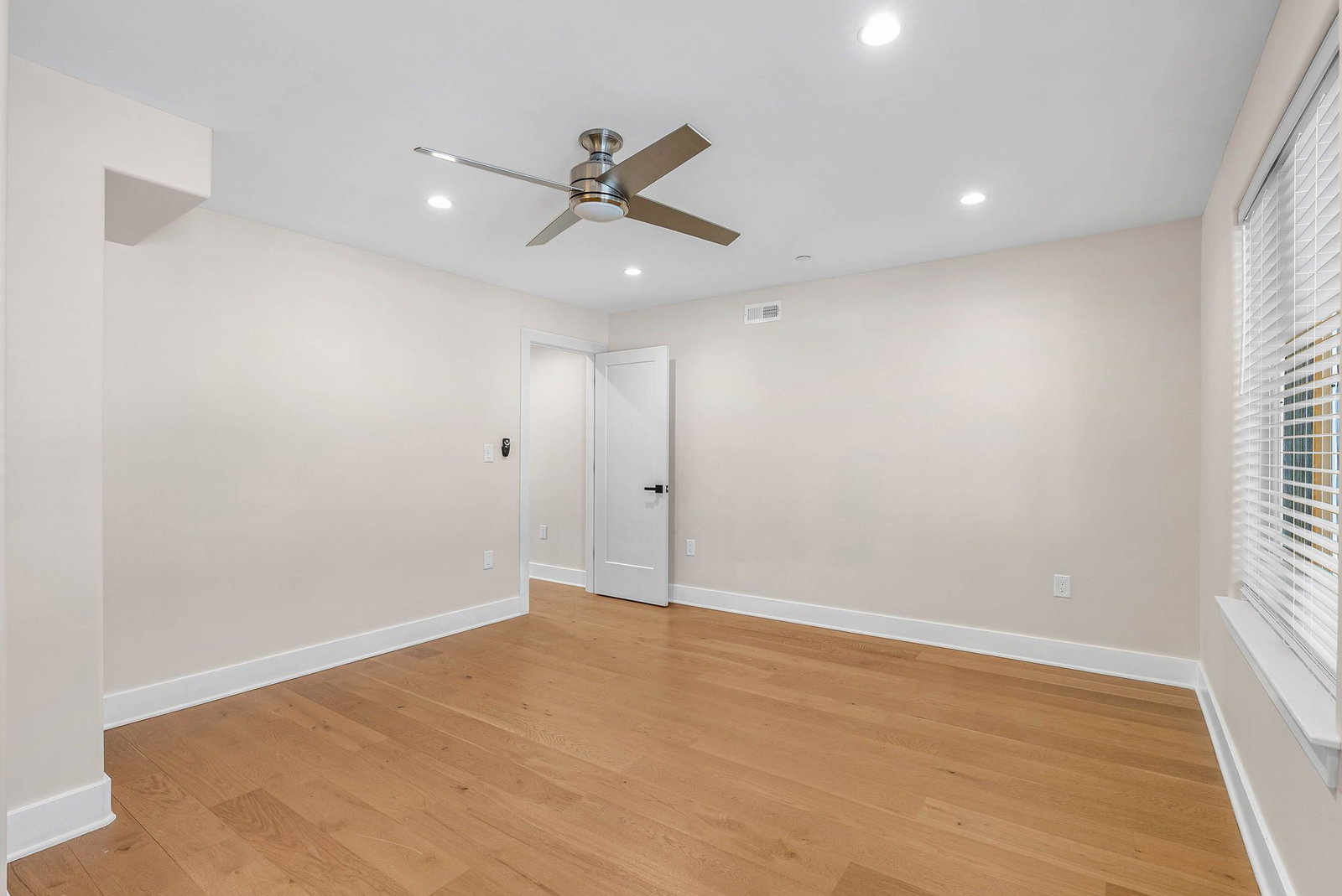Gallery Image 18