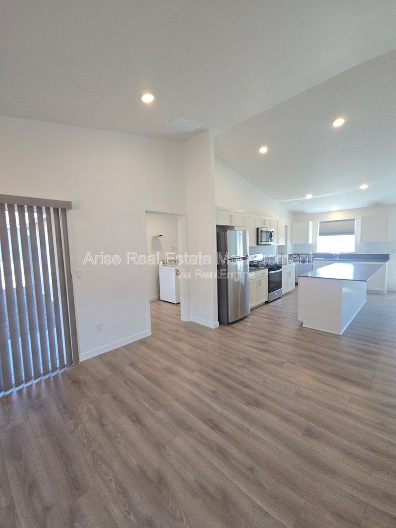Gallery Image 9