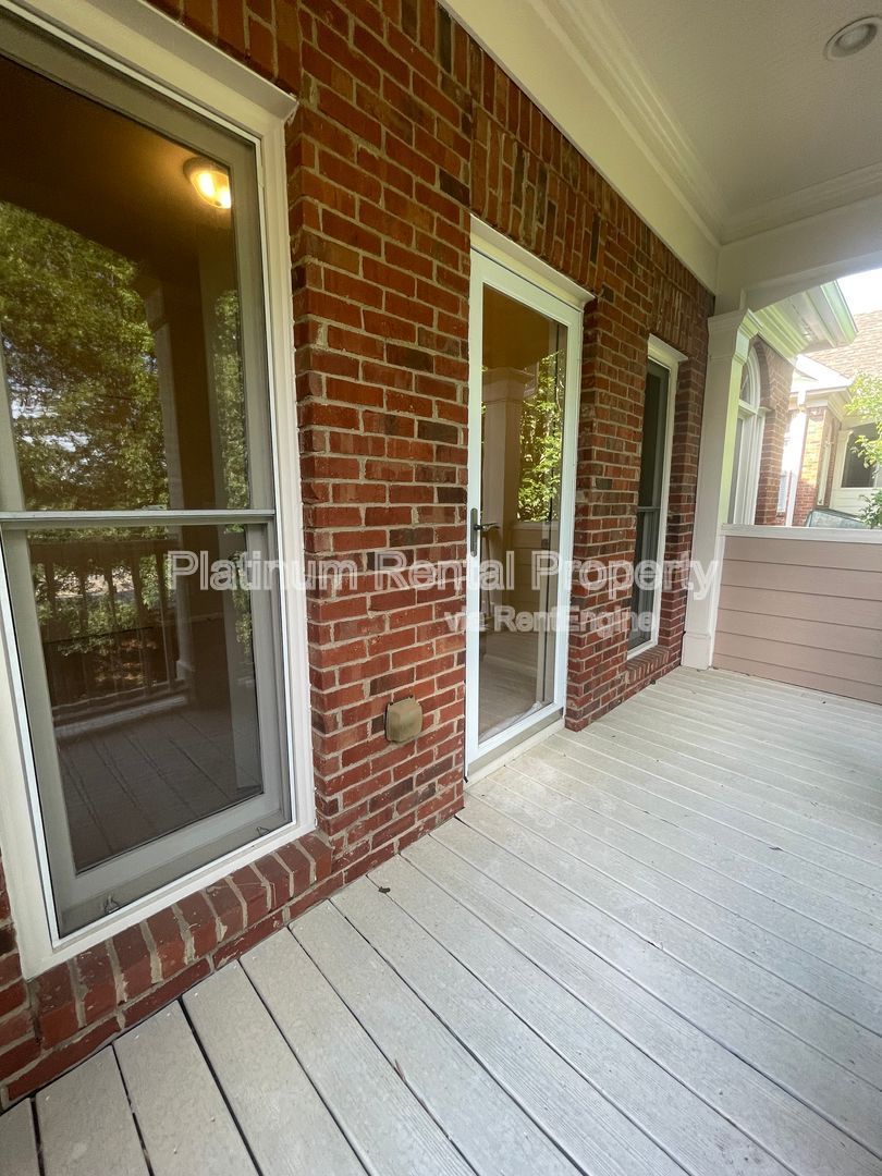 Gallery Image 71