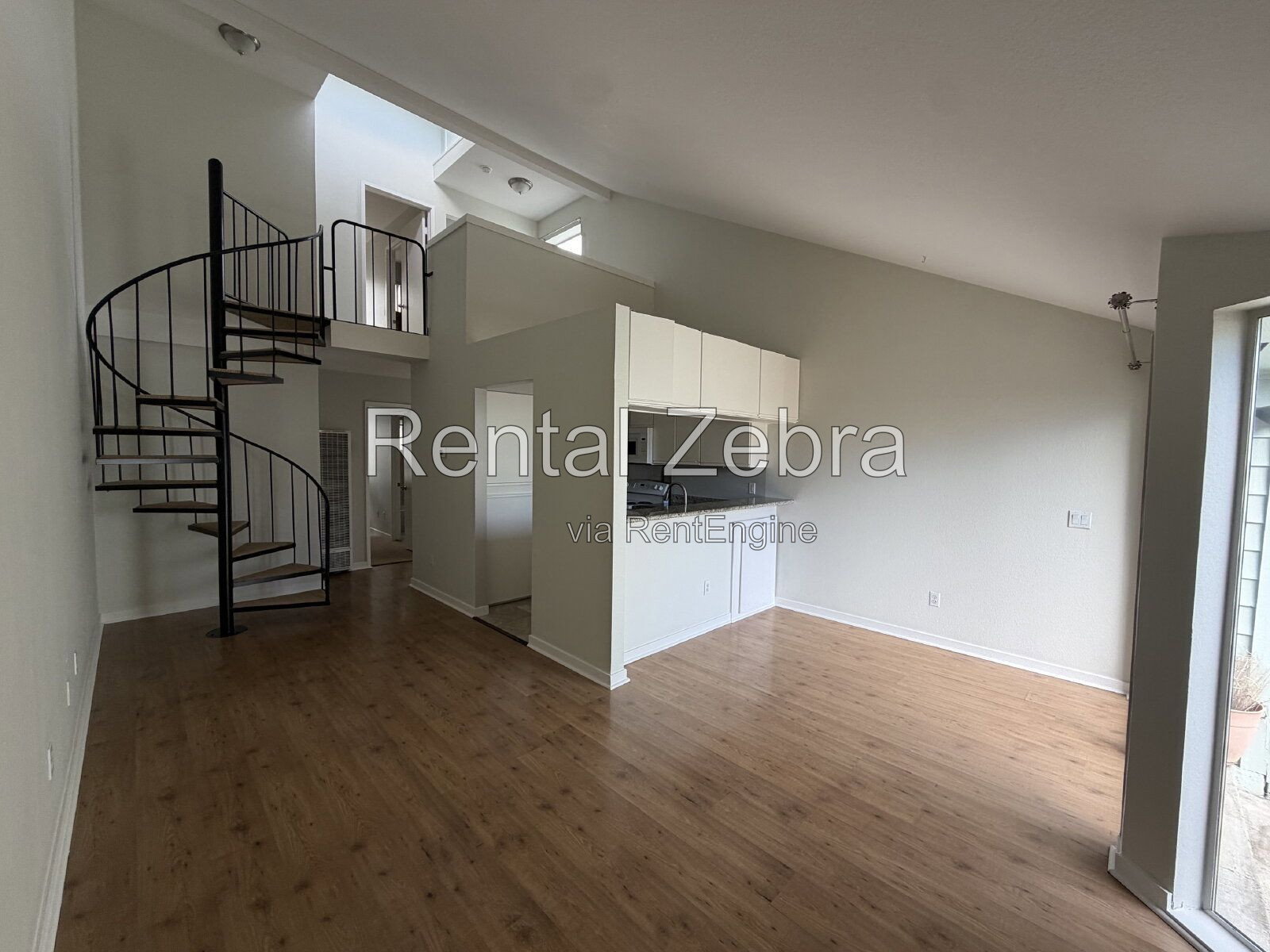Gallery Image 0
