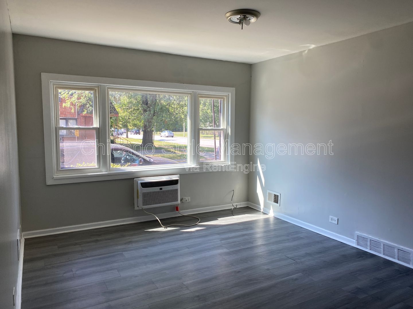 Gallery Image 0