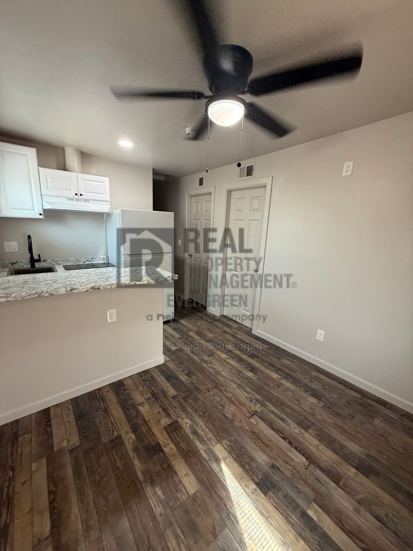 Gallery Image 0