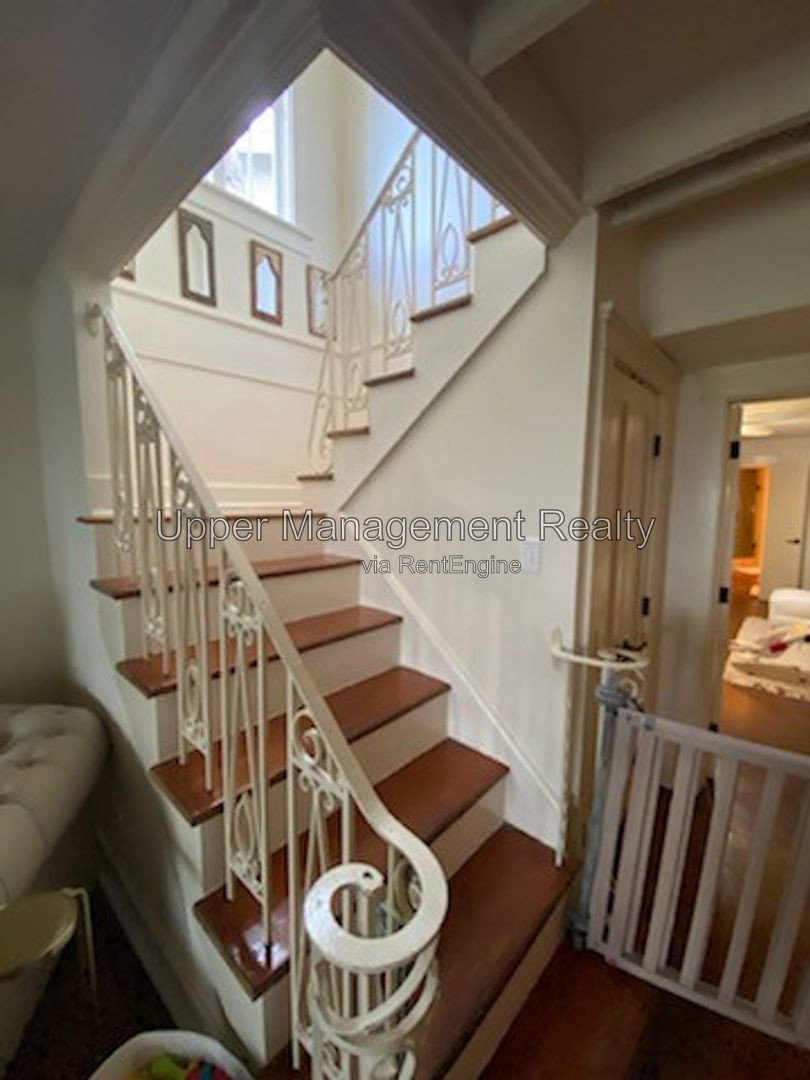 Gallery Image 16