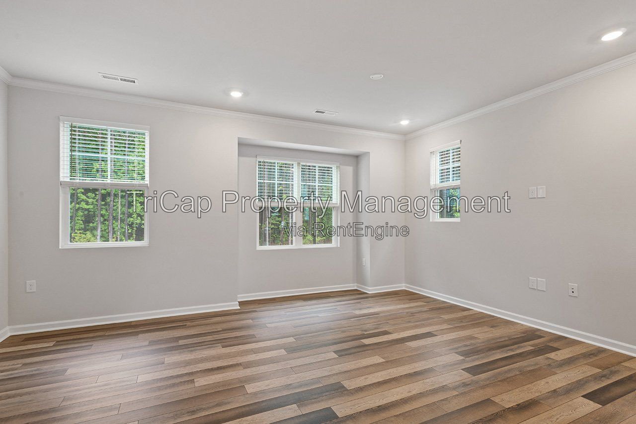 Gallery Image 16