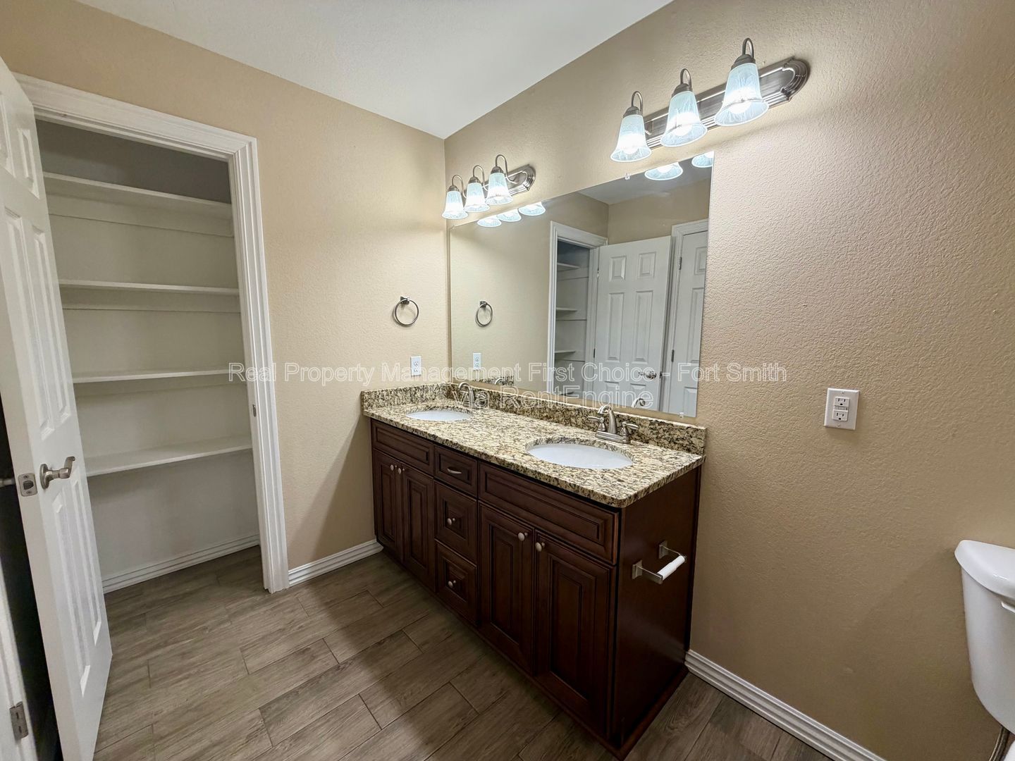 Gallery Image 16