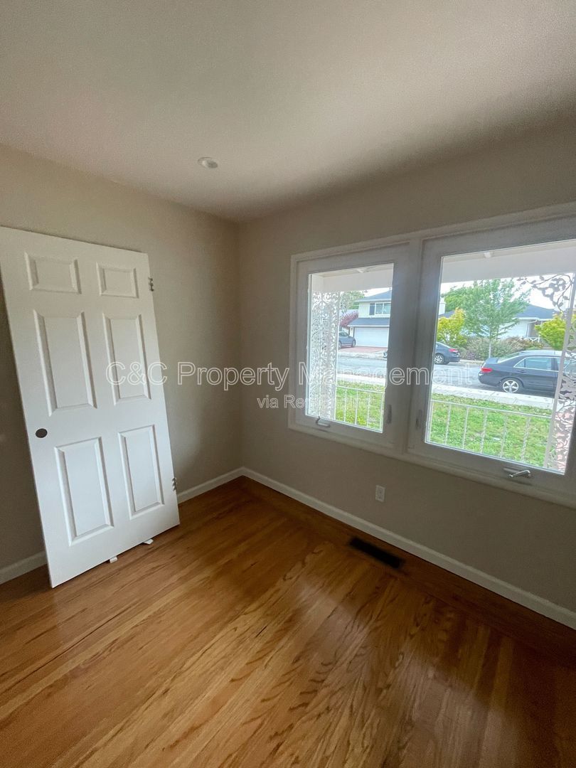 Gallery Image 19