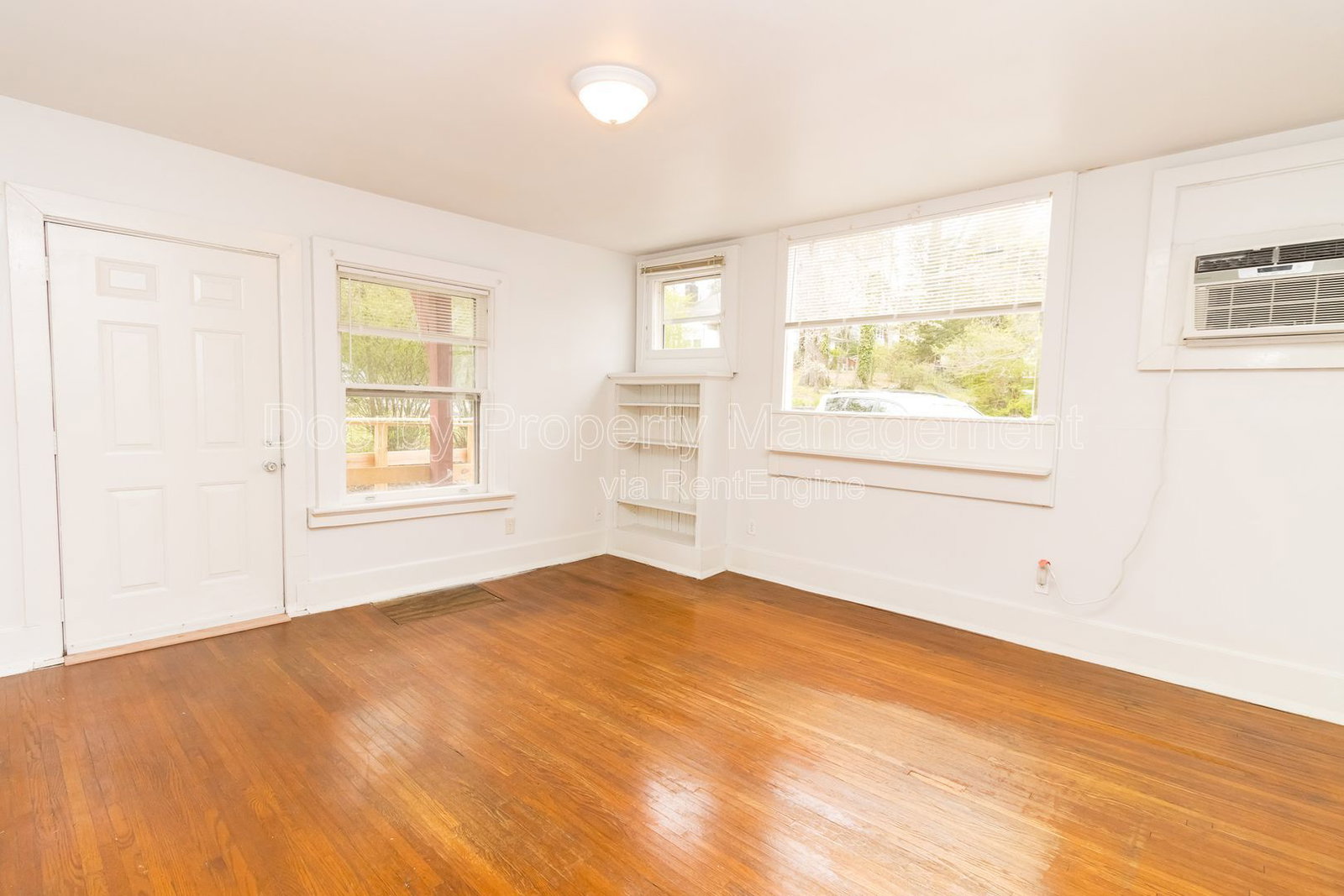 Gallery Image 0