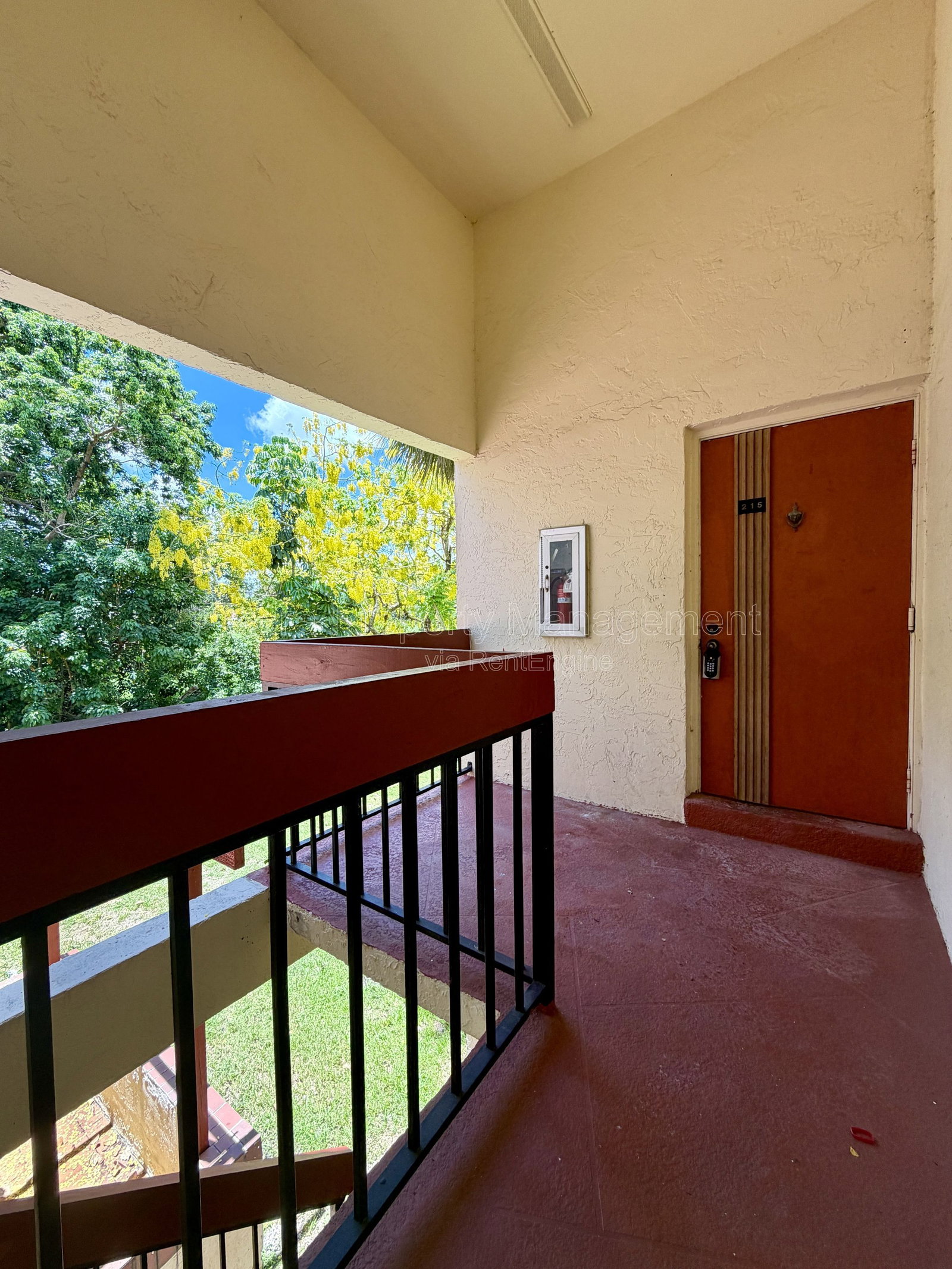 Gallery Image 0