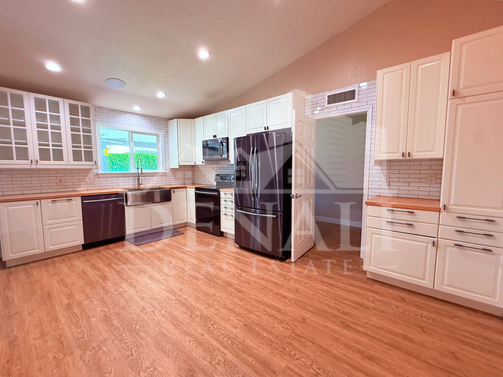 Gallery Image 9