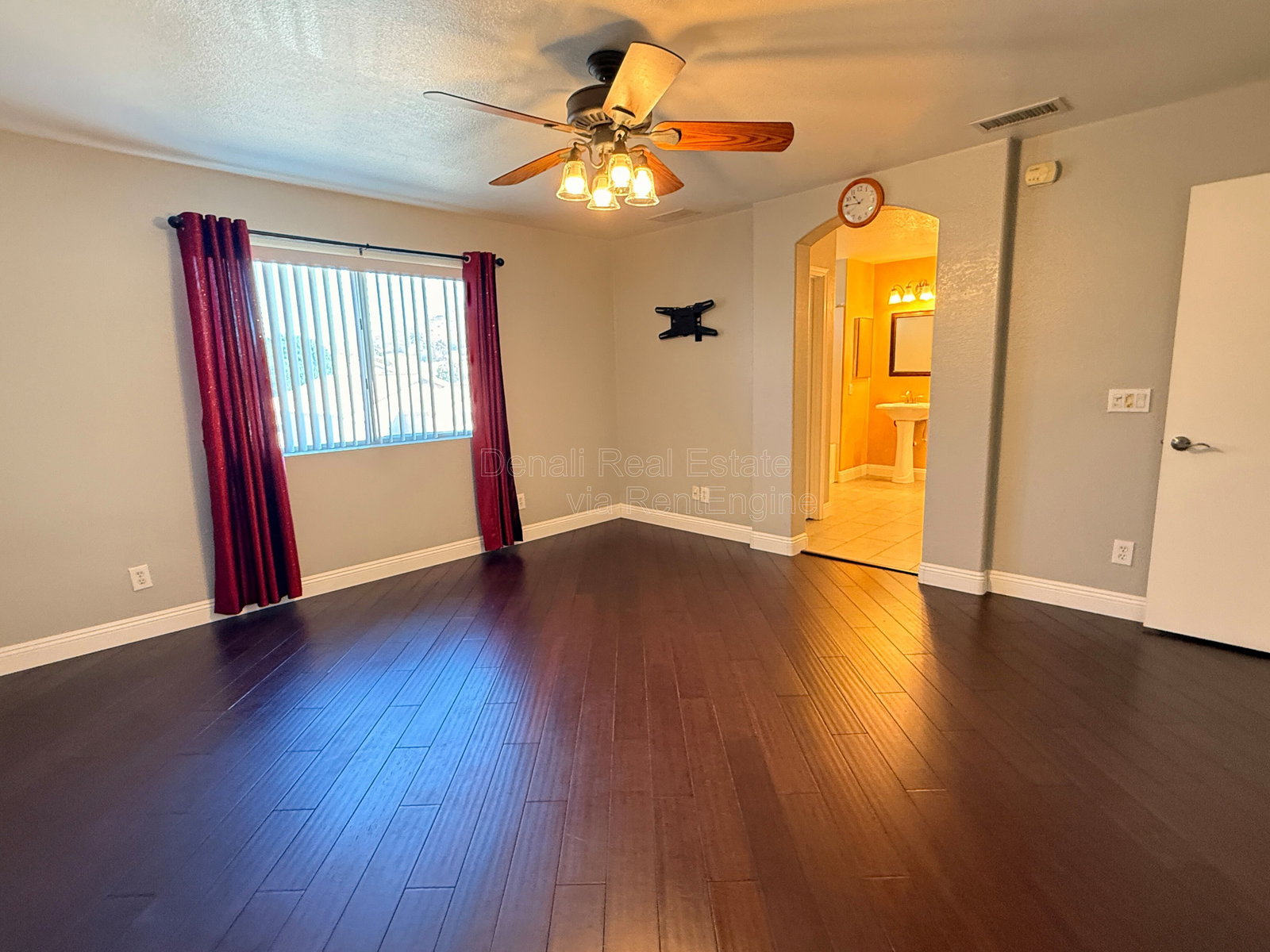 Gallery Image 13