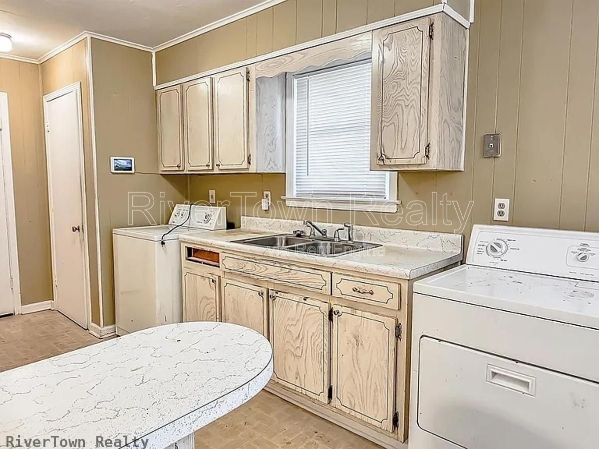 Gallery Image 16