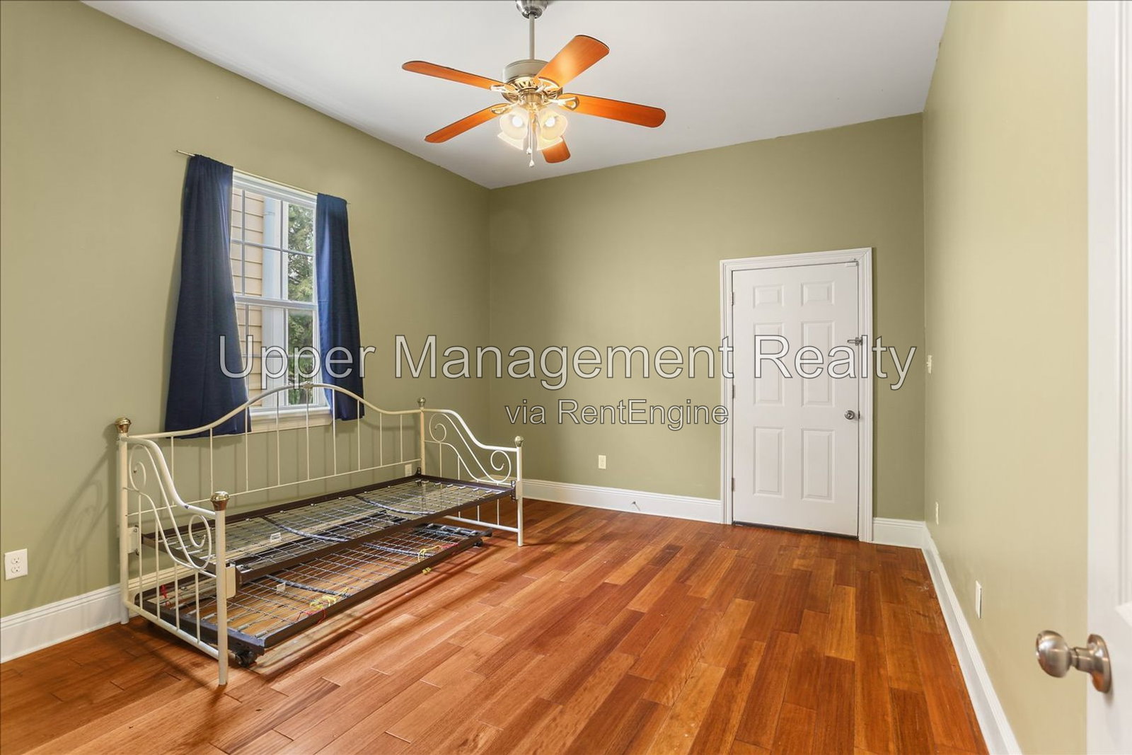 Gallery Image 13