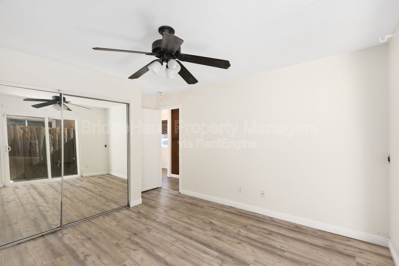 Gallery Image 16