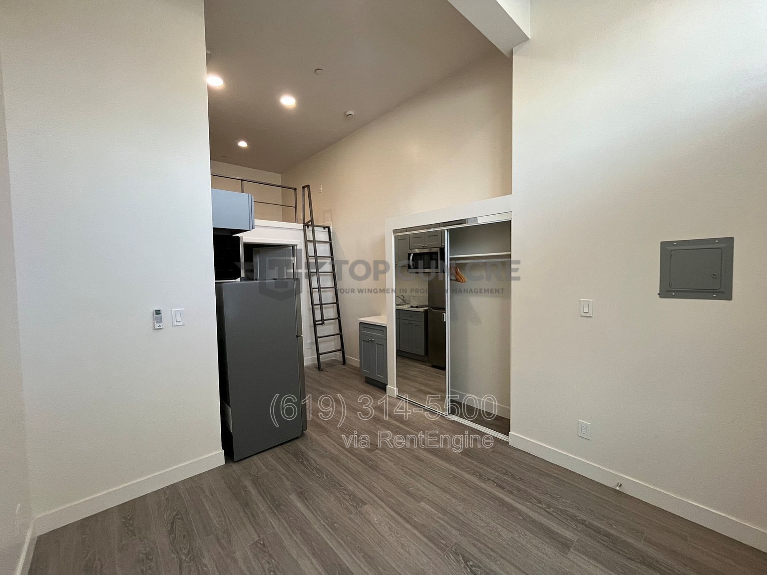 Gallery Image 0