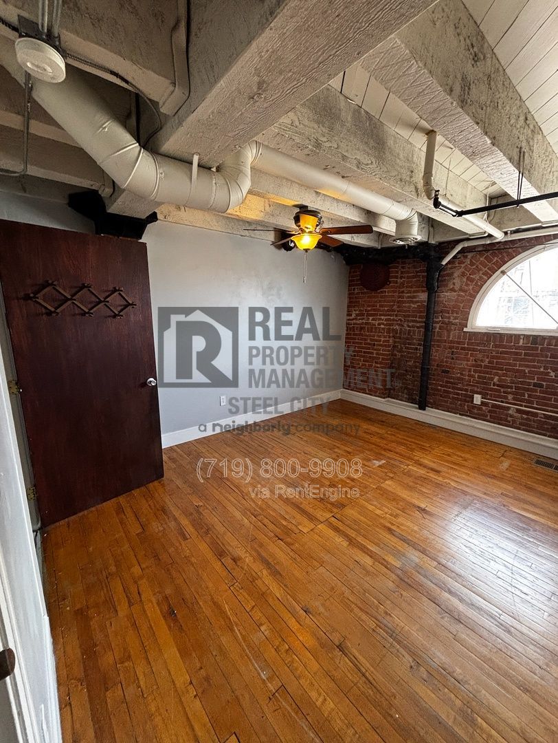 Gallery Image 13