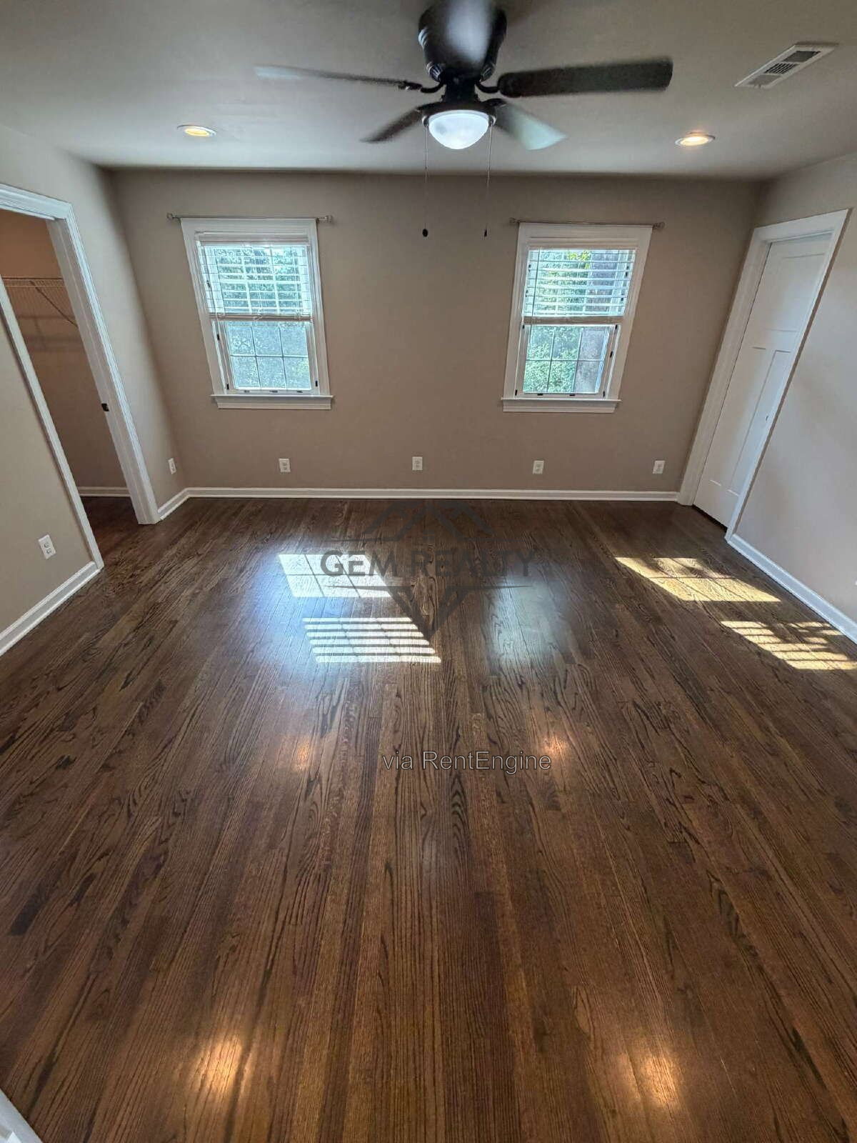 Gallery Image 18